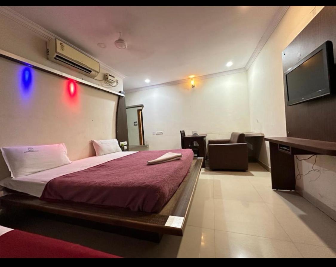 Siddi Vinayaka Hotel Haiderabad Buitenkant foto